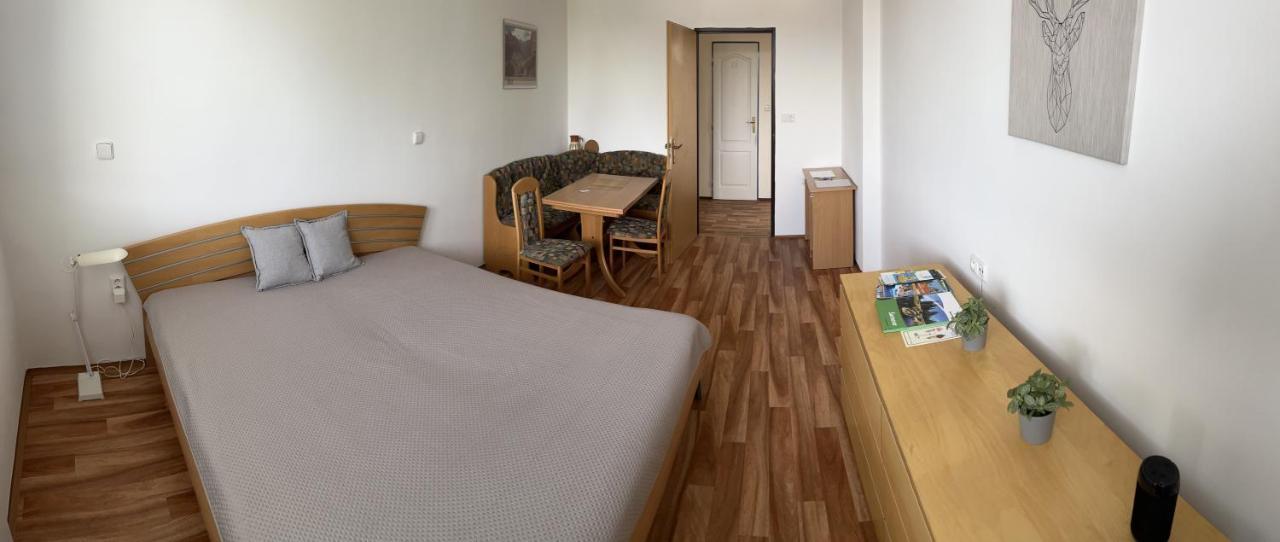 Apartman Strazny Luaran gambar